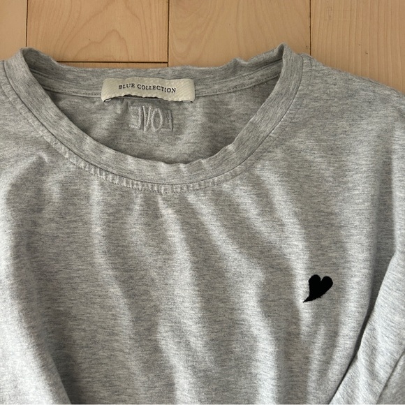 Blue Collection Gray Wrap Heart Tshirt - Picture 3 of 4